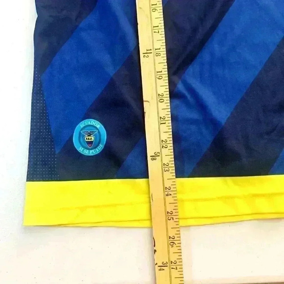 ECUADOR FIFA 2018 WORLS CUP SOCCER JERSEY #16 YOUTH SIZE 38 - Picture 9 of 10
